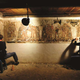 Trabajos para sacar a la luz los murales mayas de la casa en Guatemala.